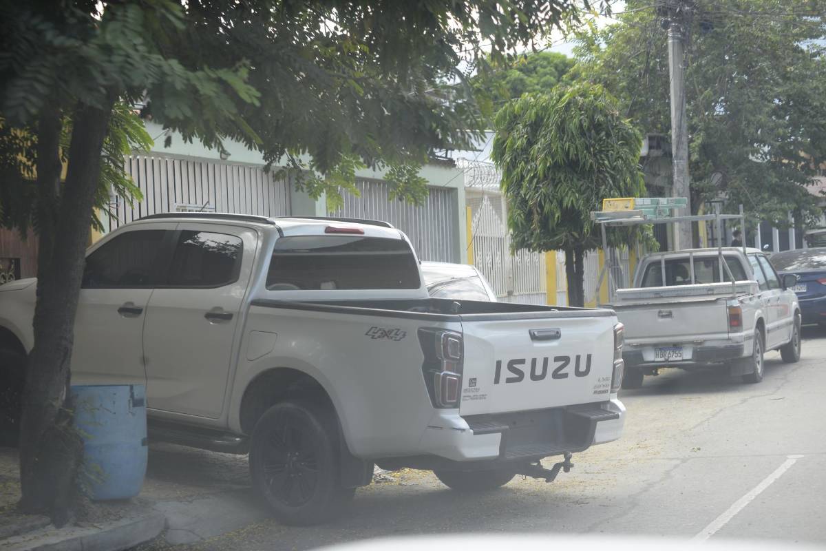 Según las autoridades los conductores cometen otro tipo de faltas como estacionarse frente a los drenajes de aguas lluvias y rampas, entre otros.