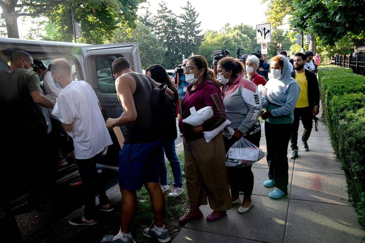 Bodegas de Nueva York, dispuestas a emplear a “miles” de inmigrantes latinos