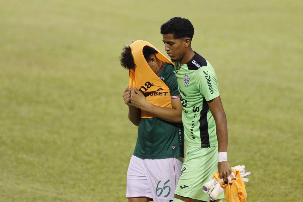 Sufrimiento de Marathón, jugador rompió en llanto, héroe inesperado y Victoria festeja