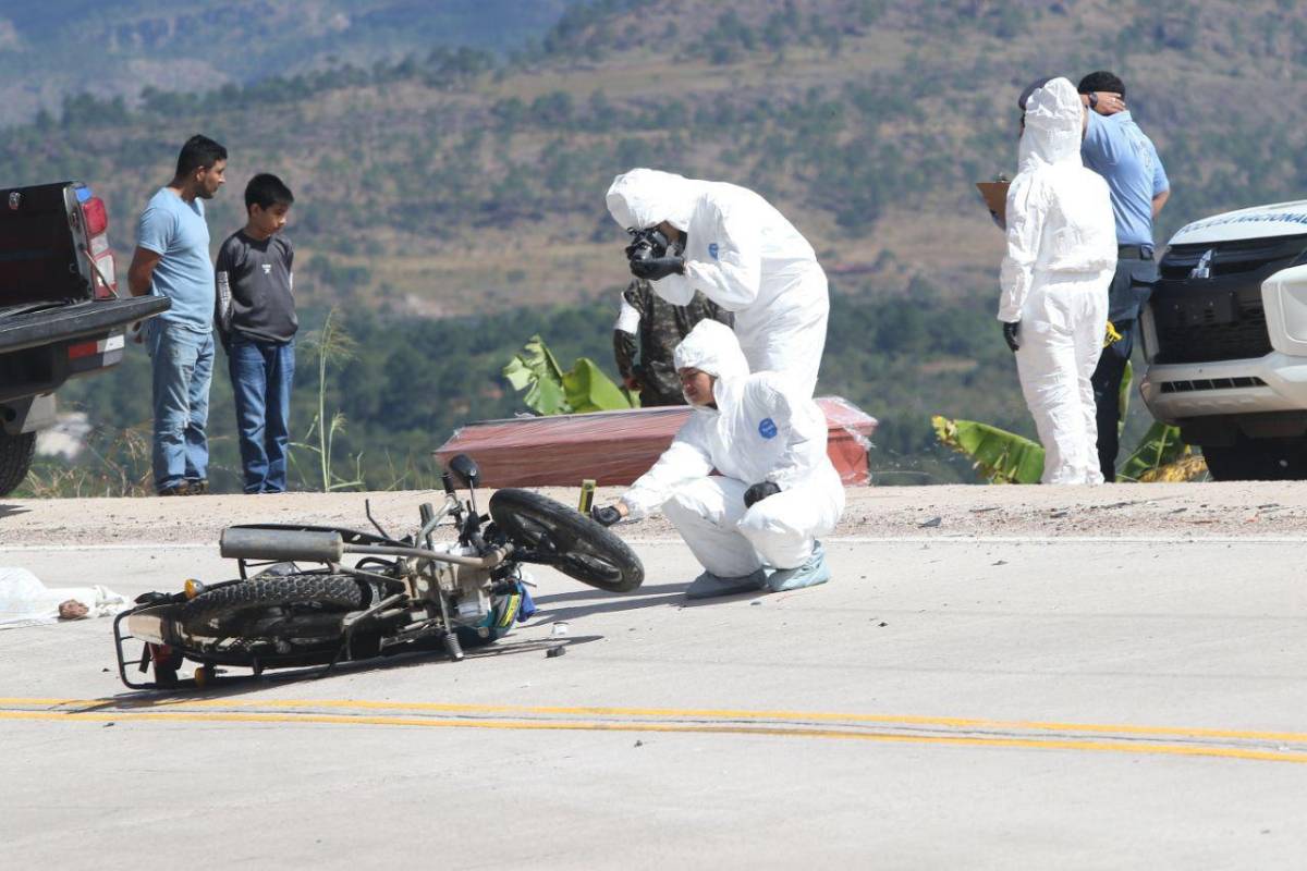 Hijo lamenta la muerte de su padre en accidente cuádruple en El Paraíso