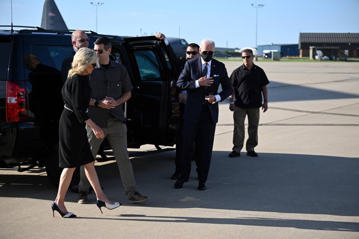 Biden llega a Uvalde para consolar a familias de las víctimas de la masacre escolar