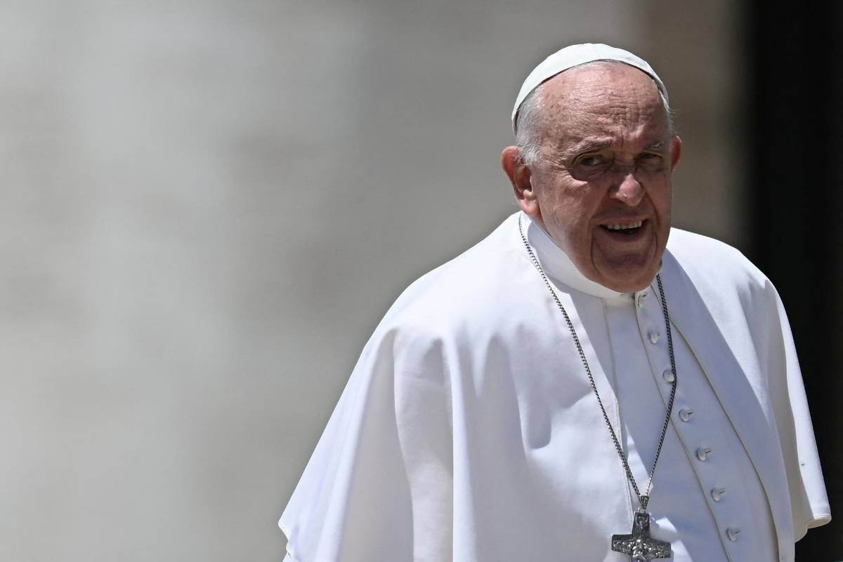 El papa pide perdón y dice que no quiso ofender o expresarse en términos homófobos