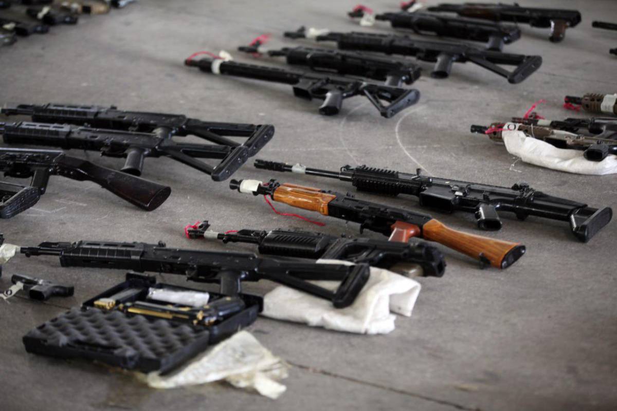 Bañadas en oro: el poderoso armamento decomisado por Honduras