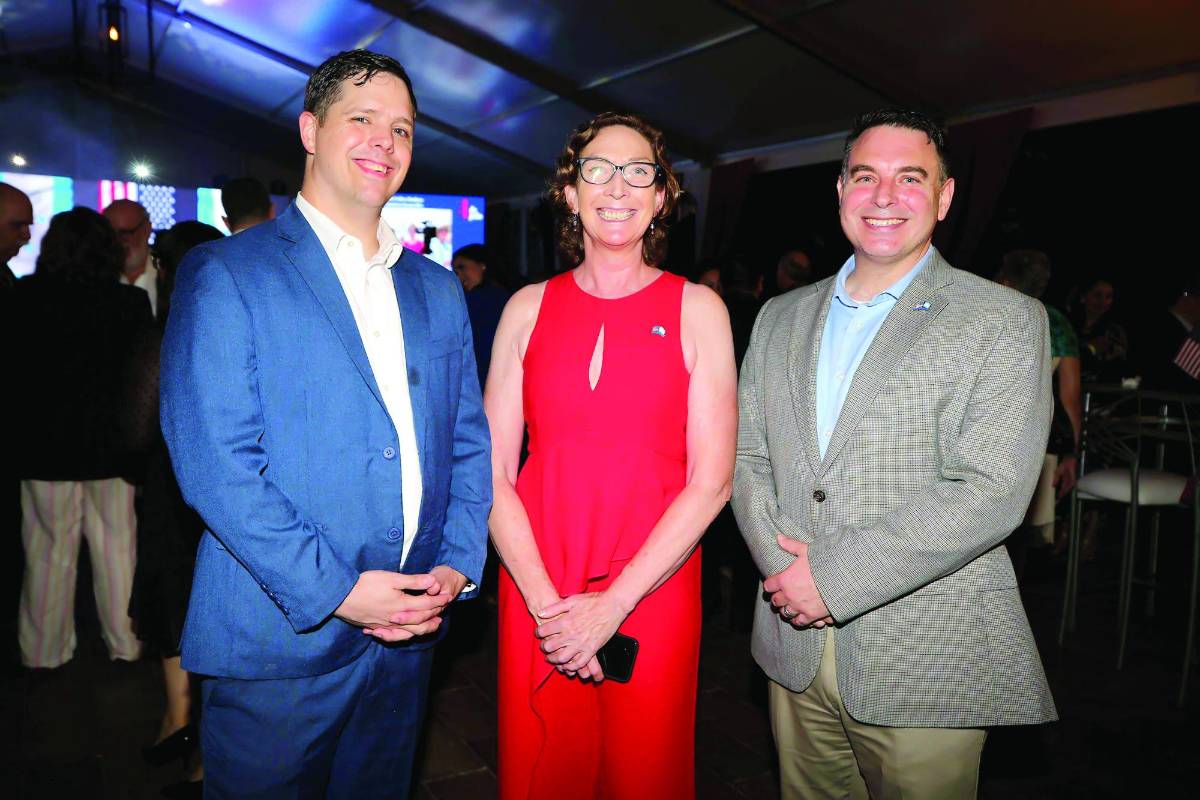 Chris Edgeconb, Melissa Belleman y Chris Phelan