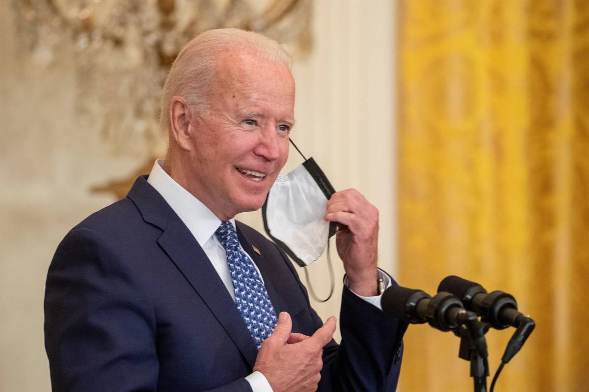 Biden planea convocar una cumbre global para frenar la pandemia de covid-19