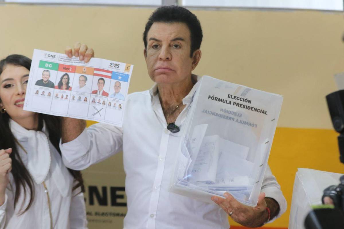 Así llegó Salvador Nasralla a ejercer el sufragio este 30 de noviembre