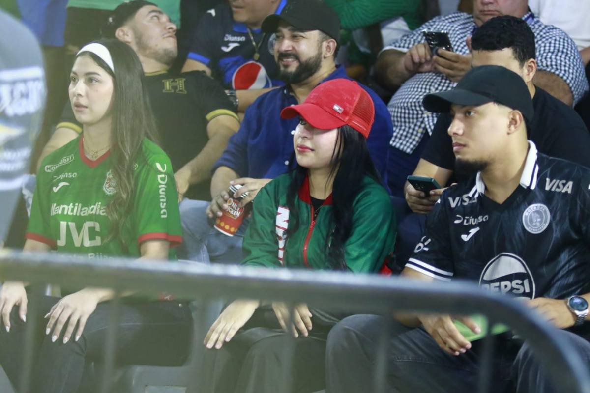 Rubia enamoró: las bellas chicas que cautivaron en la final Marathón-Motagua