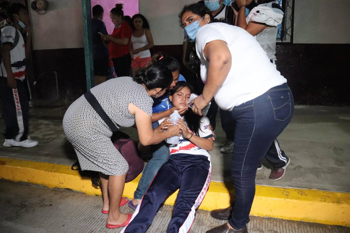 Padres de familia denuncian intoxicación de sus hijos con agua contaminada