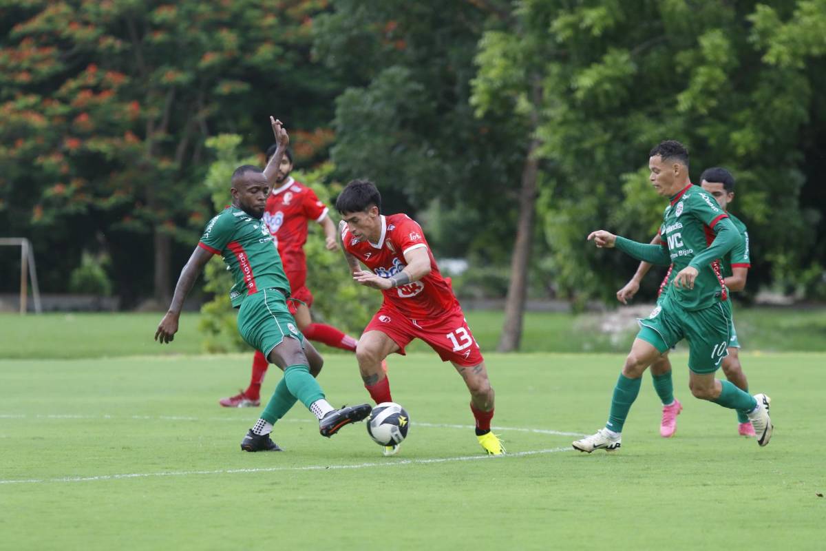 Juan Vieyra fue titular con el Real Estelí en el amistoso ante Marathón.