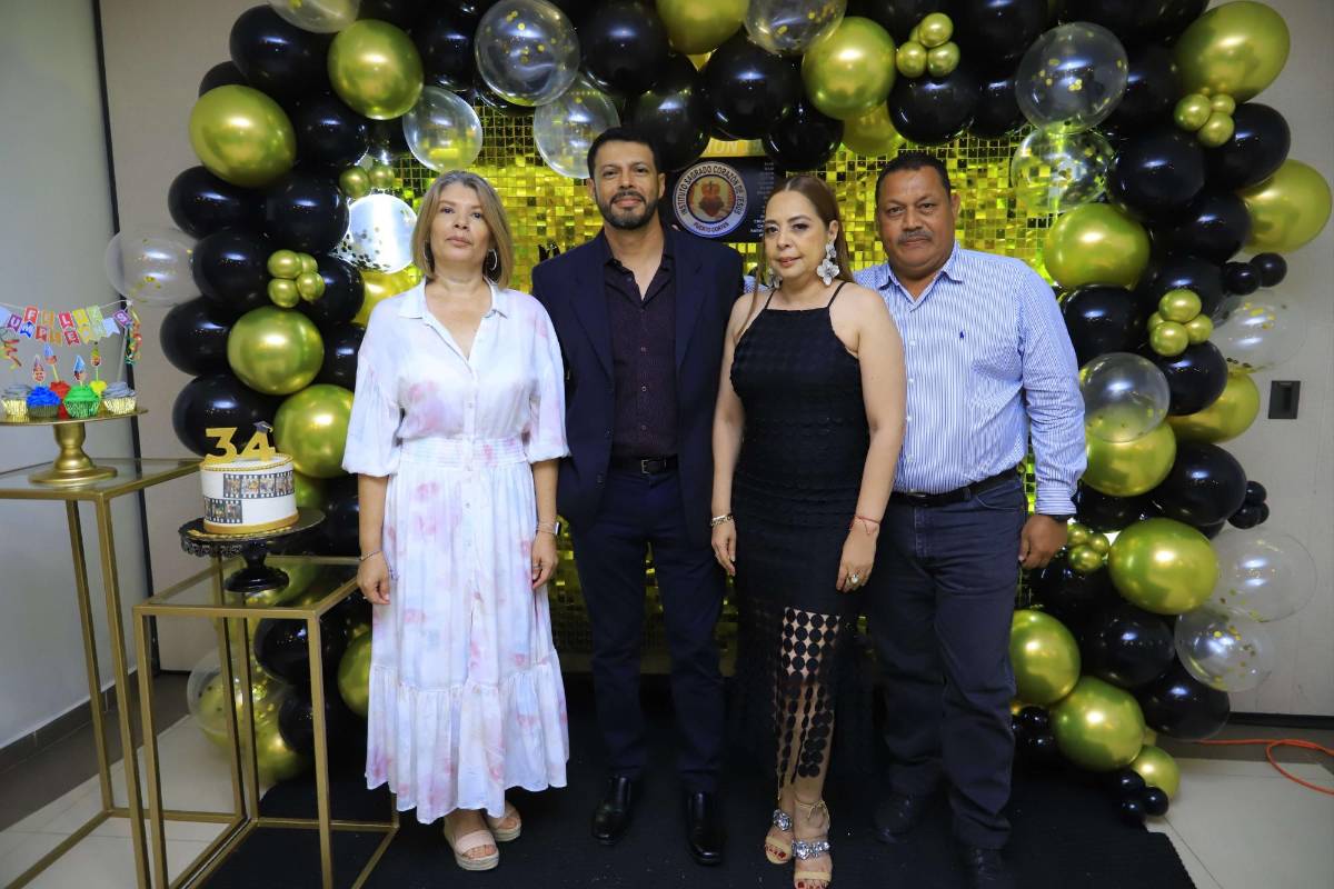 Estudiantes de la Promoción de 1989 del Instituto Sagrado Corazón de Jesús se reencuentran