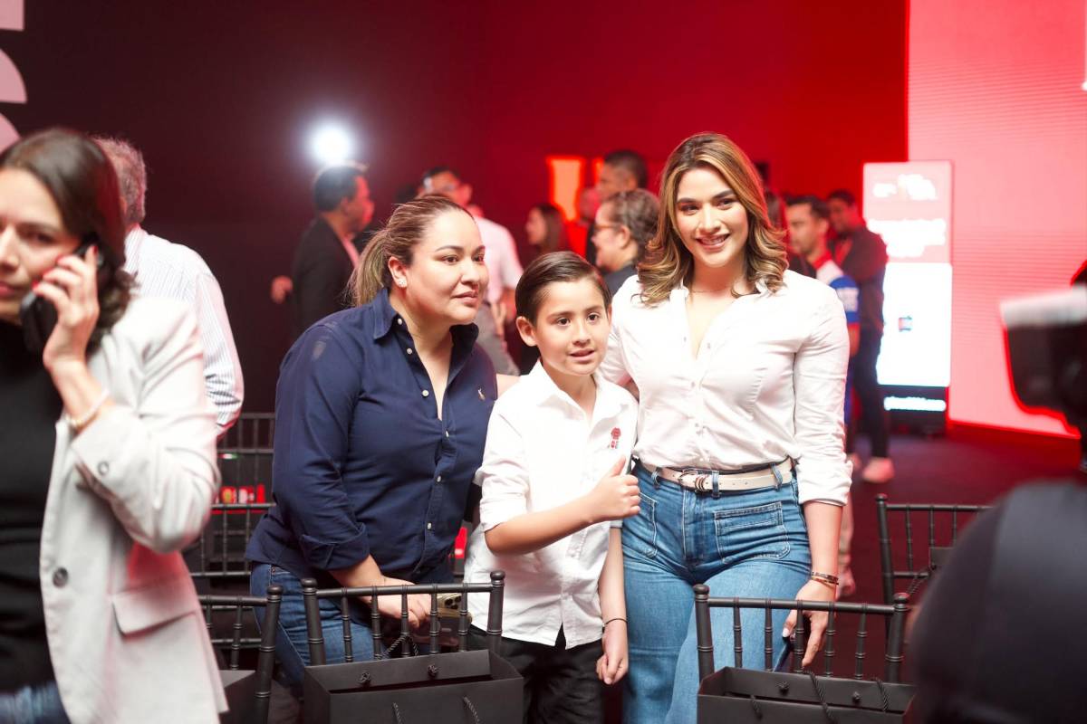 Campeón del mundo presenta la Copa en Honduras, figuras y Carolina Lanza sorprende