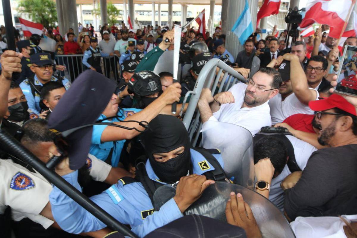 Toletazos y Cálix en el centro del caos: esto originó el zafarrancho en el CN