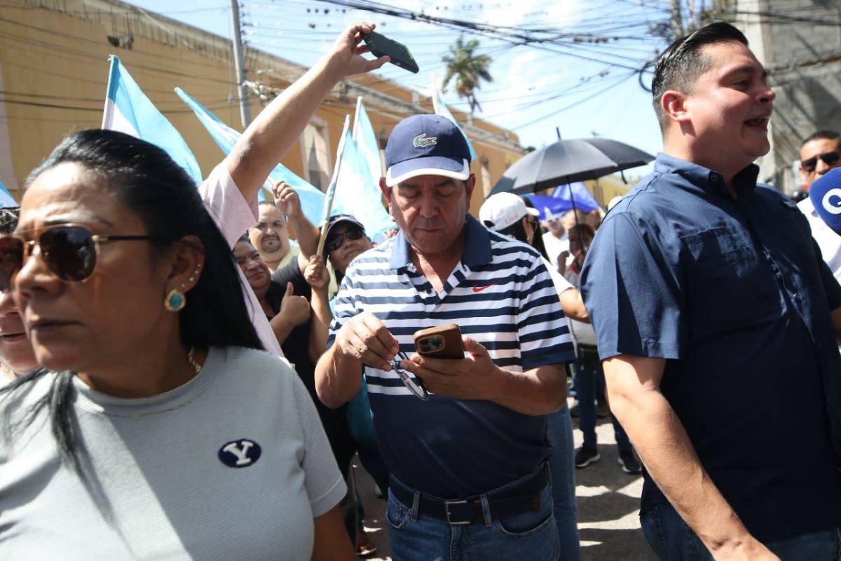 Tenso ambiente en el CNE en medio de recepción de ofertas para biometría
