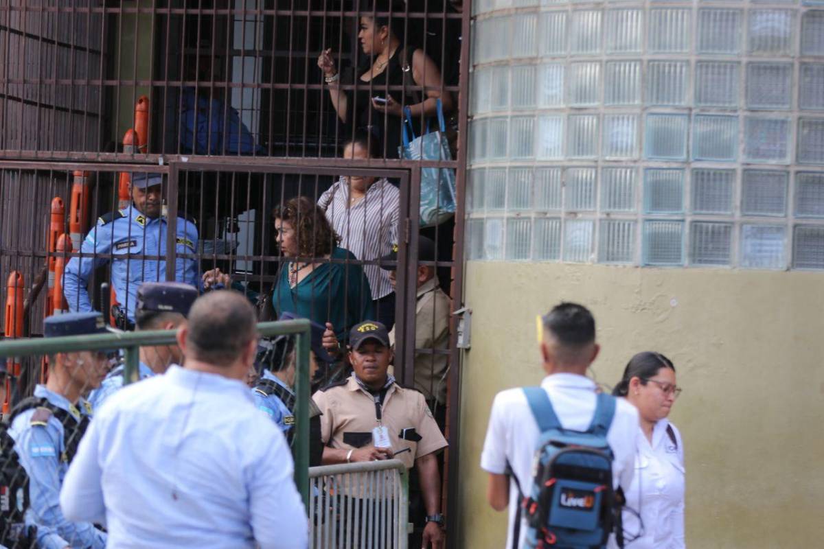 Despachan a personal del CNE por posibles protestas de colectivos de Libre