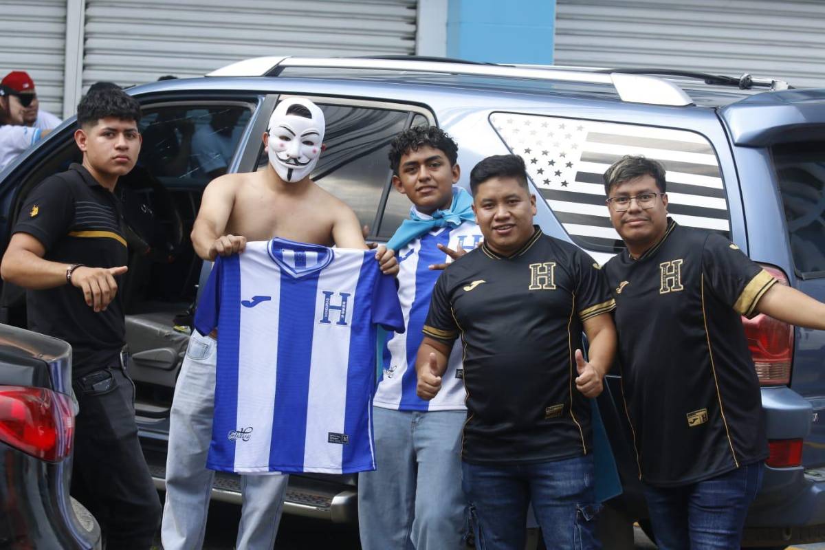 Euforia en San Pedro Sula: multitudes llegan al estadio Francisco Morazán