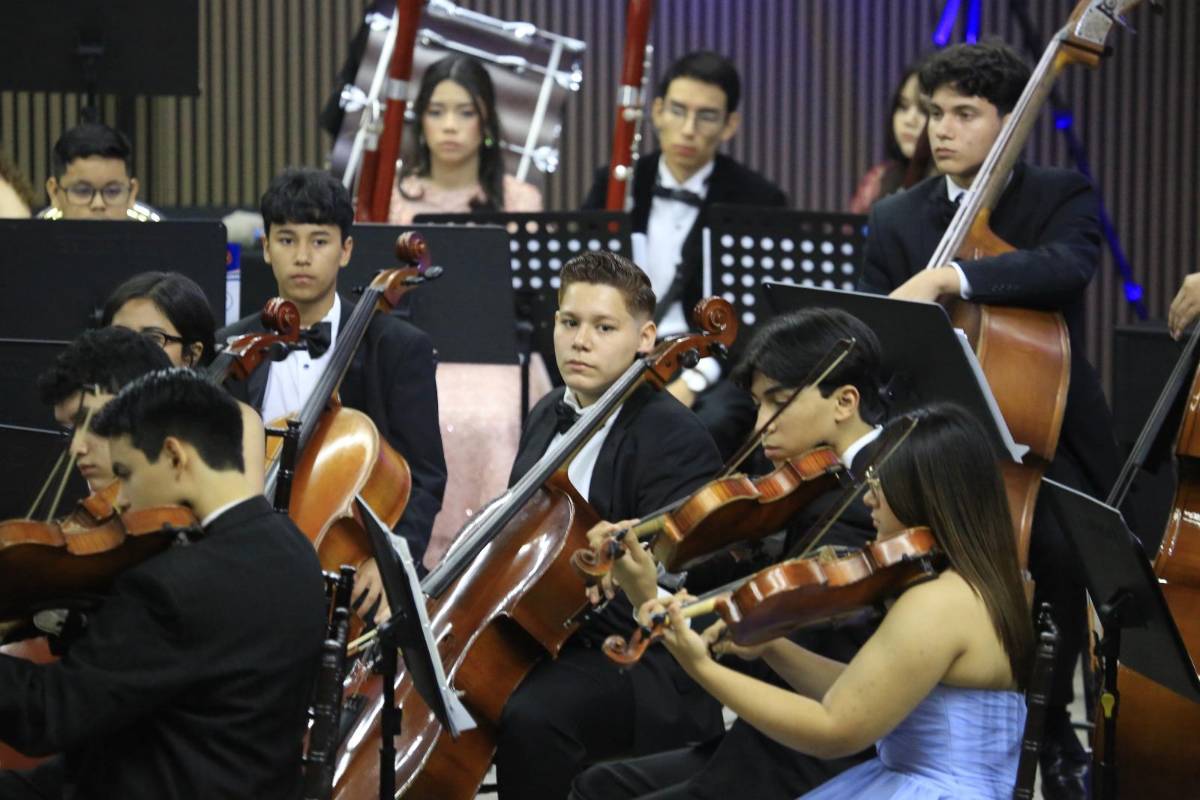 Fotos: Victoriano López festeja su 81 aniversario con gala artística
