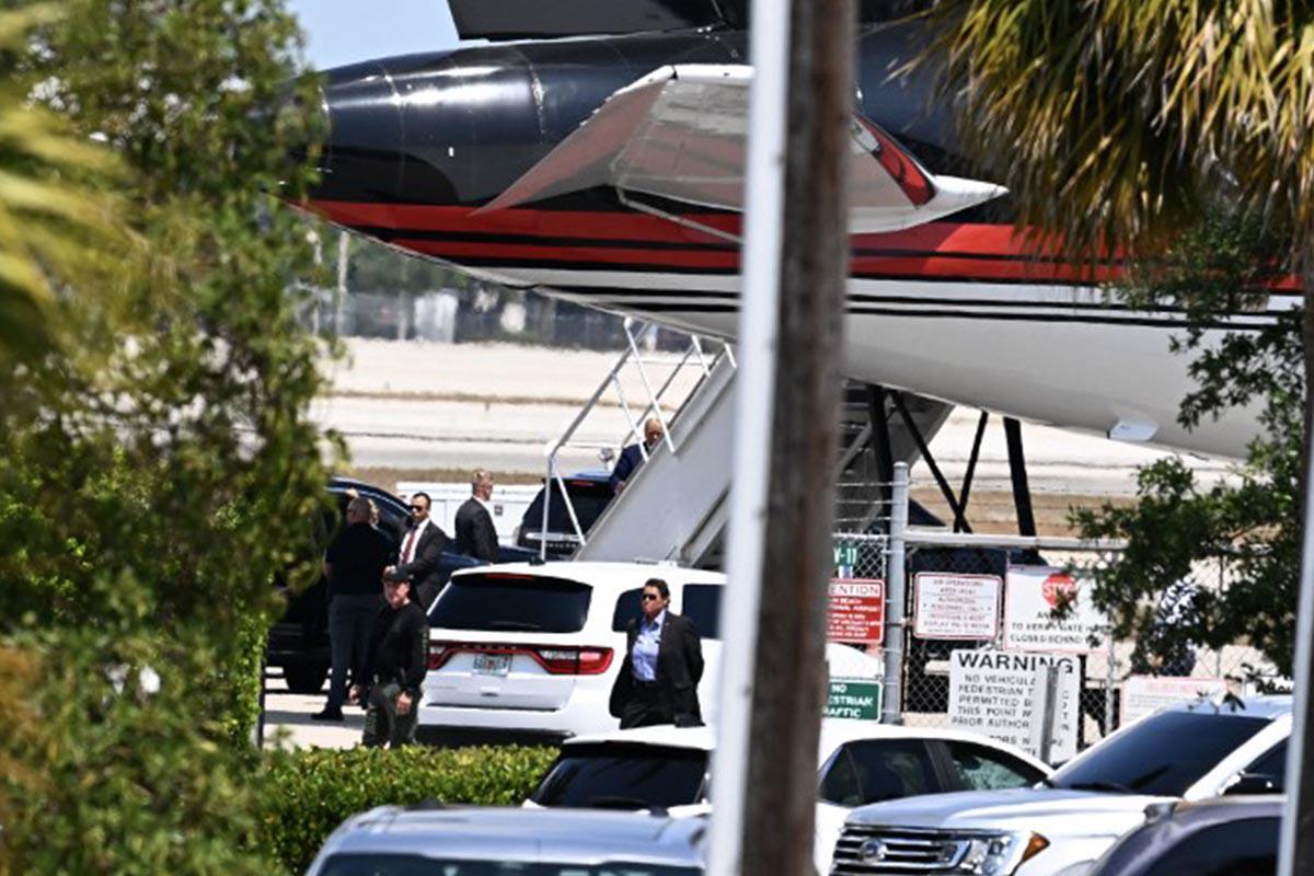 Trump viaja a Nueva York para su cita con la justicia