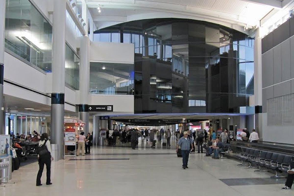 Hondureña dejó abandonada a su nieta en aeropuerto de Houston