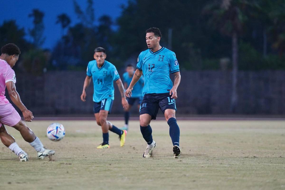 David Ruiz fue titular con la Selección de Honduras y se estrenó con gol.