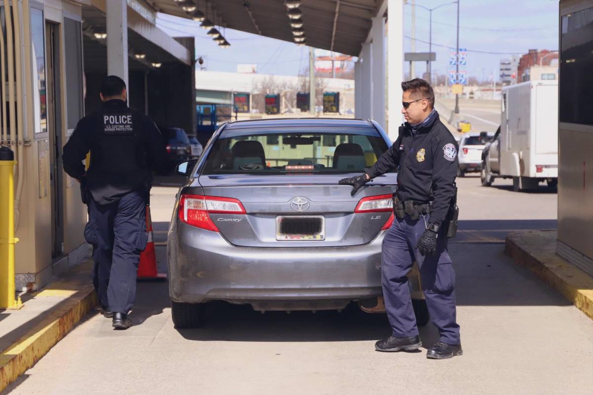 EEUU evita el tráfico de un bebé en la frontera de California con México