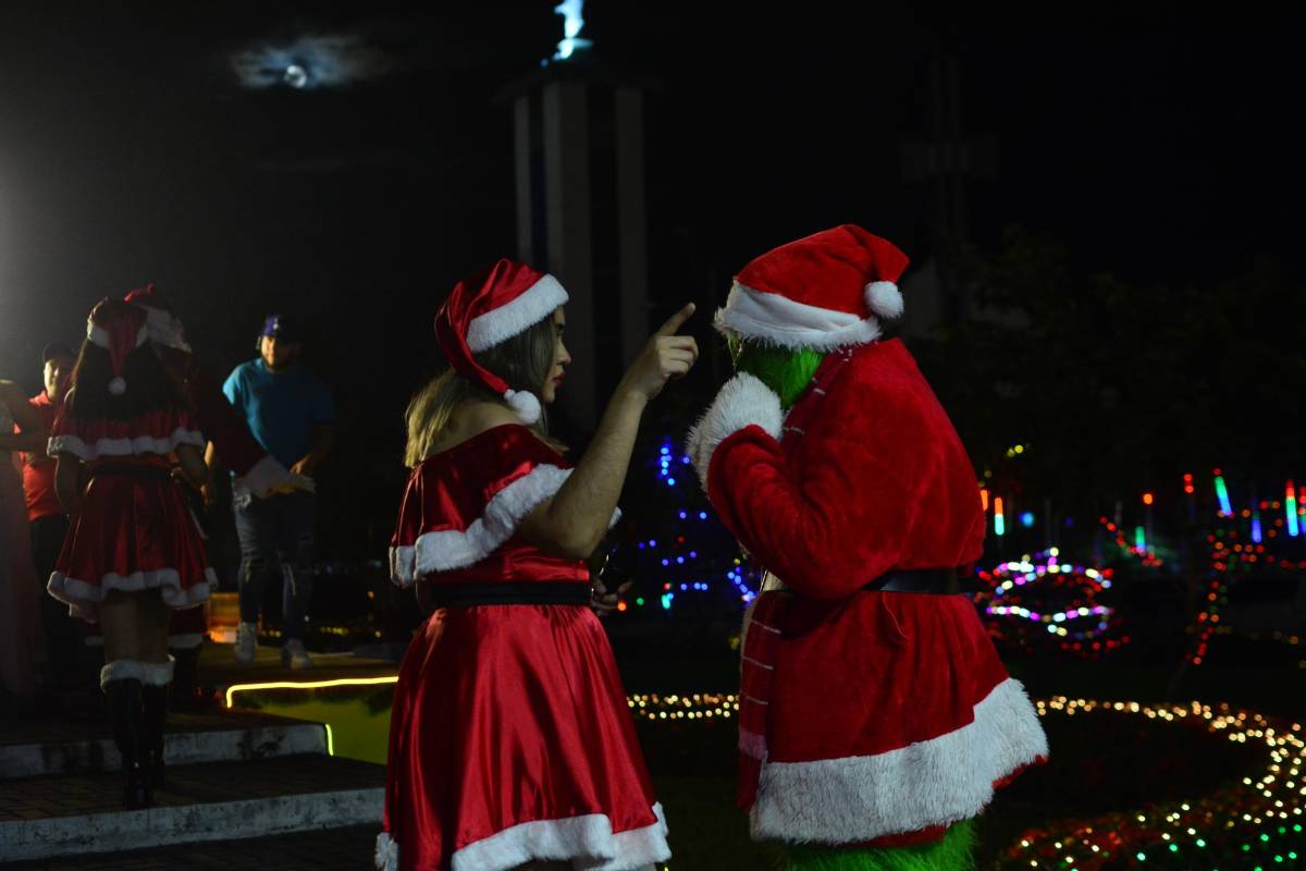 Así fue la increíble inauguración de la villa navideña en el Monumento a la Madre