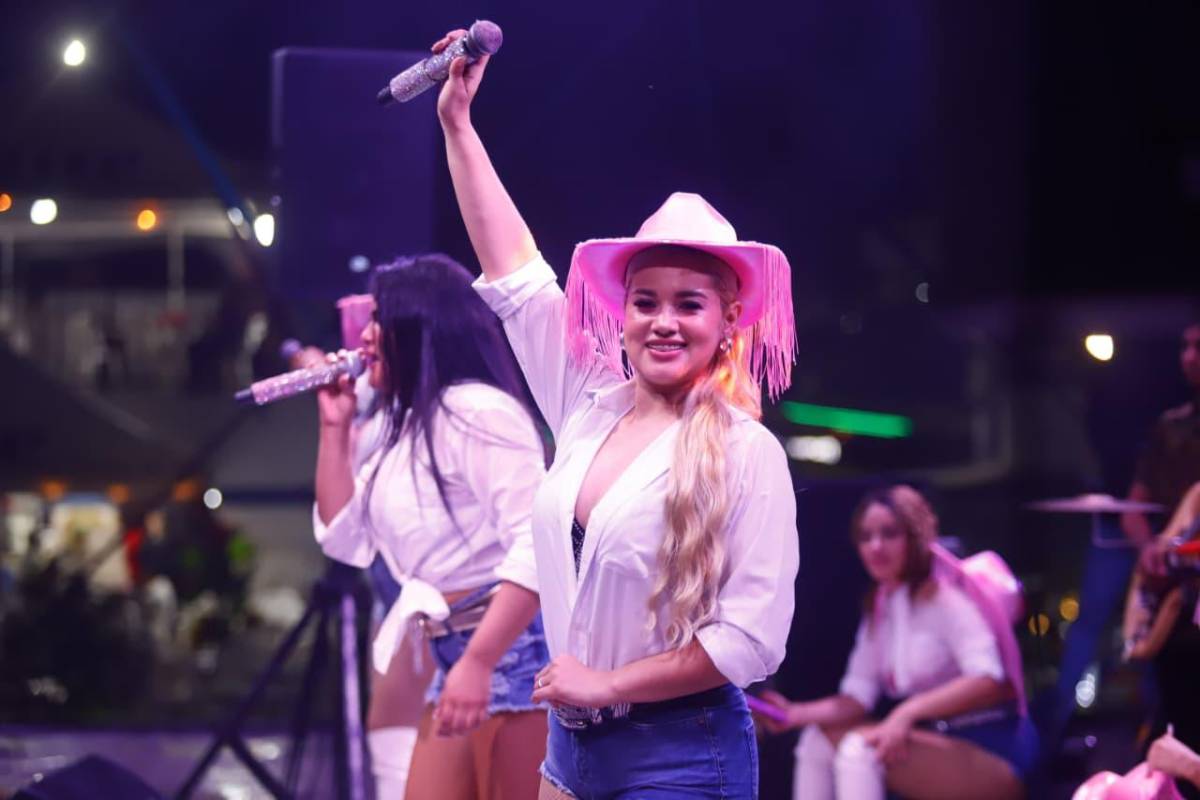 Chicas Roland brillan en la Feria Juniana 2026 del Campo Agas