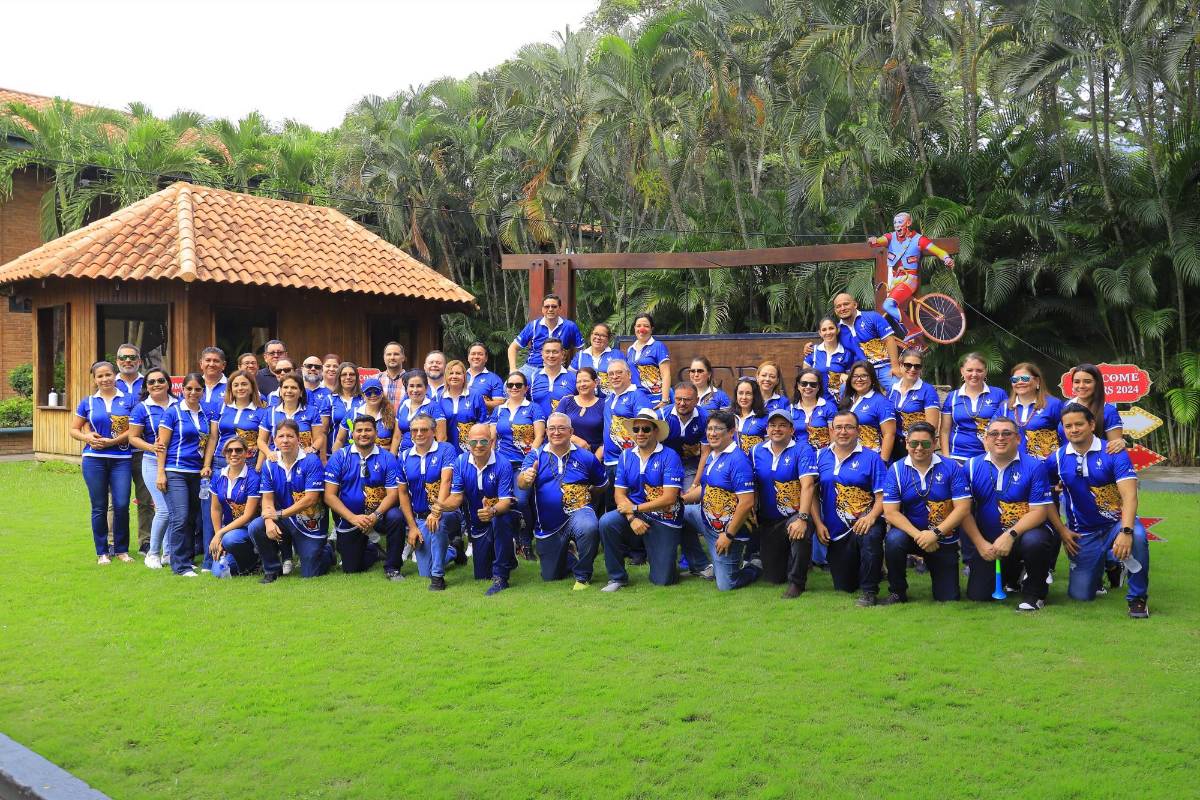 El Instituto Bilingüe Seran festeja la “seniors entrance” de la promoción 2024