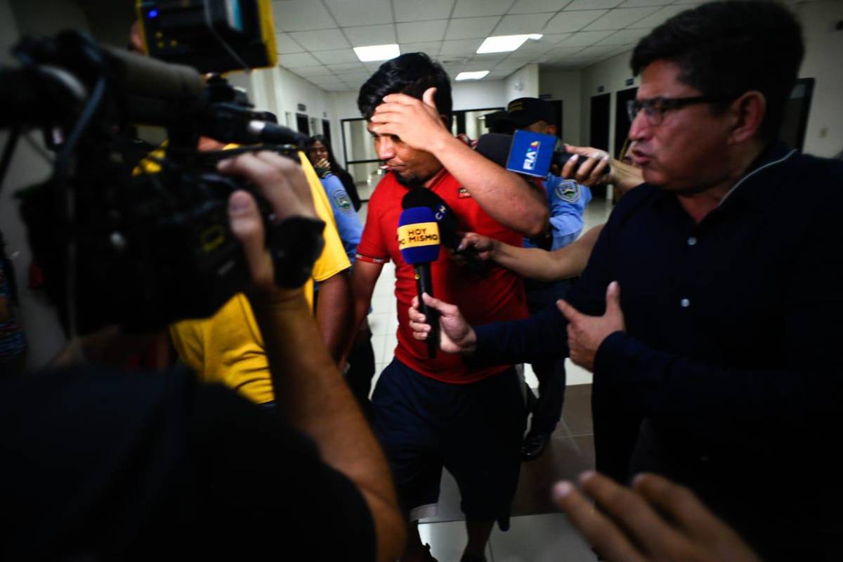 Supuestos gatilleros de la MS vinculados en desaparición de líderes garífunas al llegar a juzgados