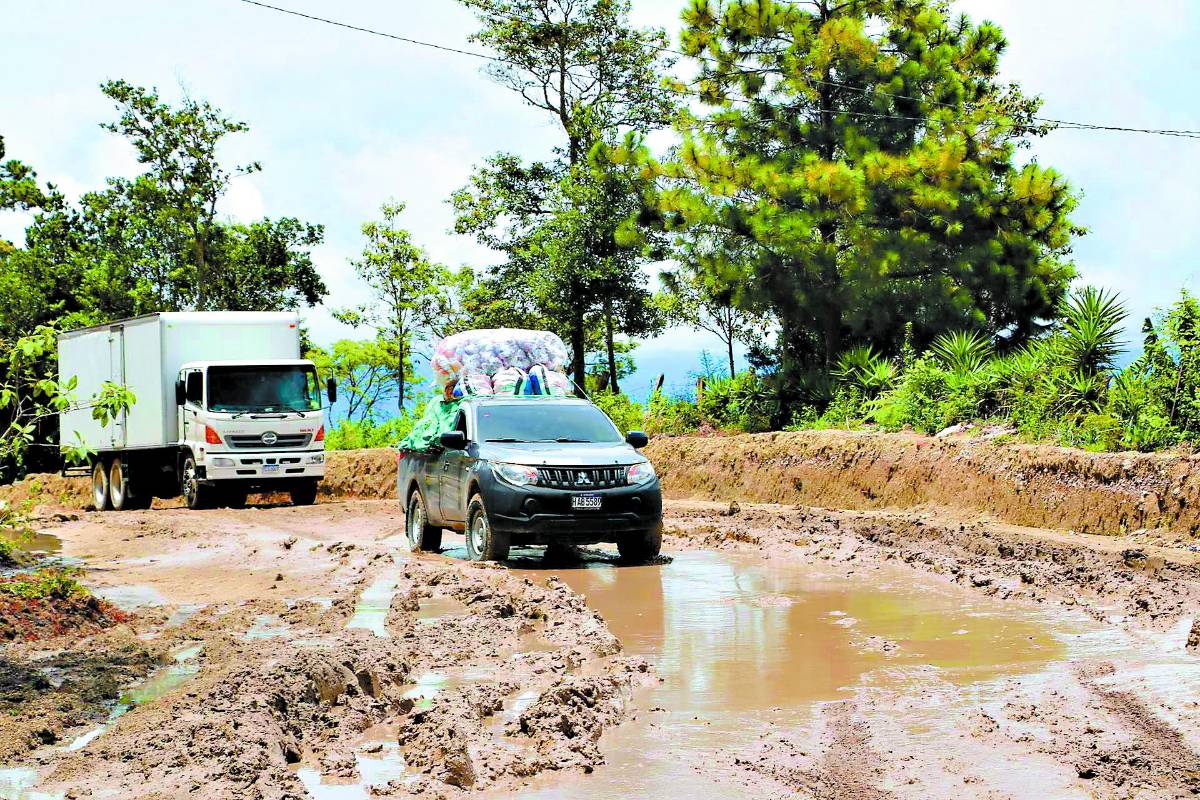 Repararán más de 5,000 kilómetros de carreteras en zonas productivas