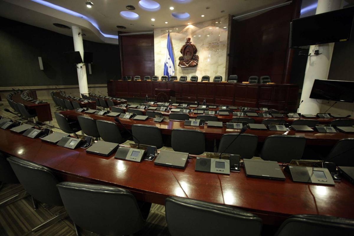 No habrá sesiones hasta que haya acuerdos para elegir fiscal