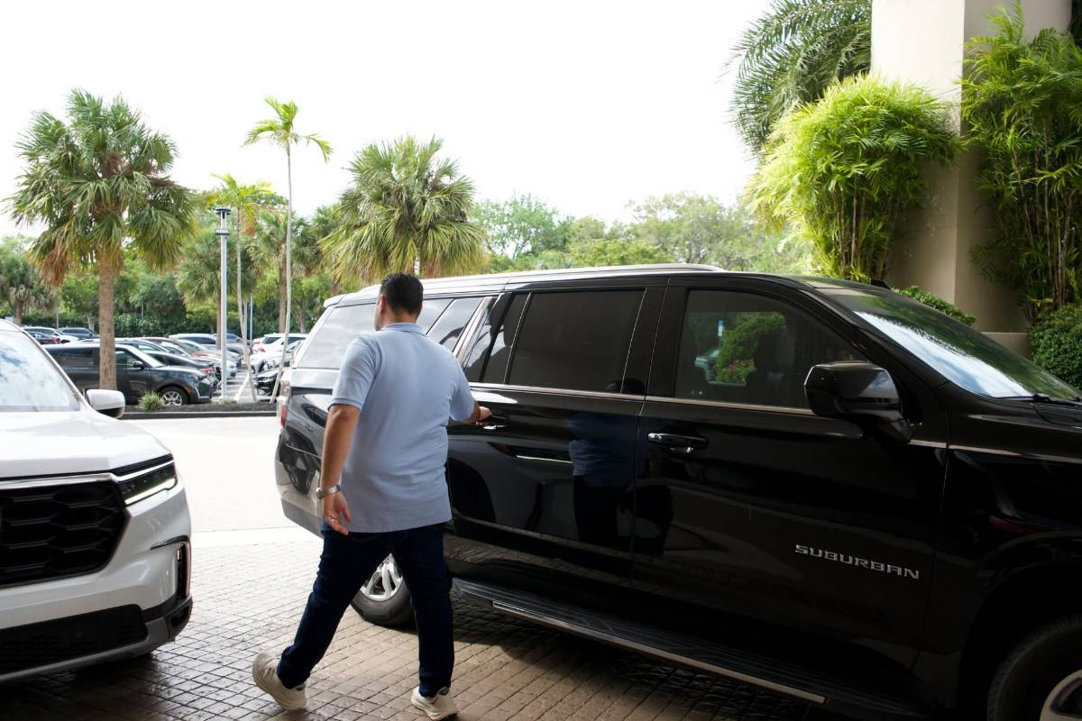 Romell Quioto regresó a la Selección: así lo recibieron y llegó en lujoso auto