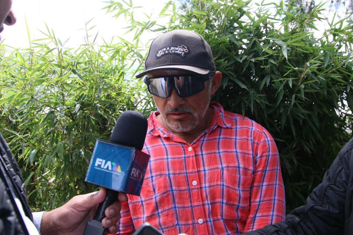 Policías llegan a desalojar a familias en La Estanzuela