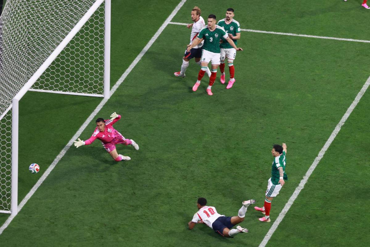 México se quiebra tras eliminación, llanto de Ochoa y 'Aztecazo' de Inglaterra