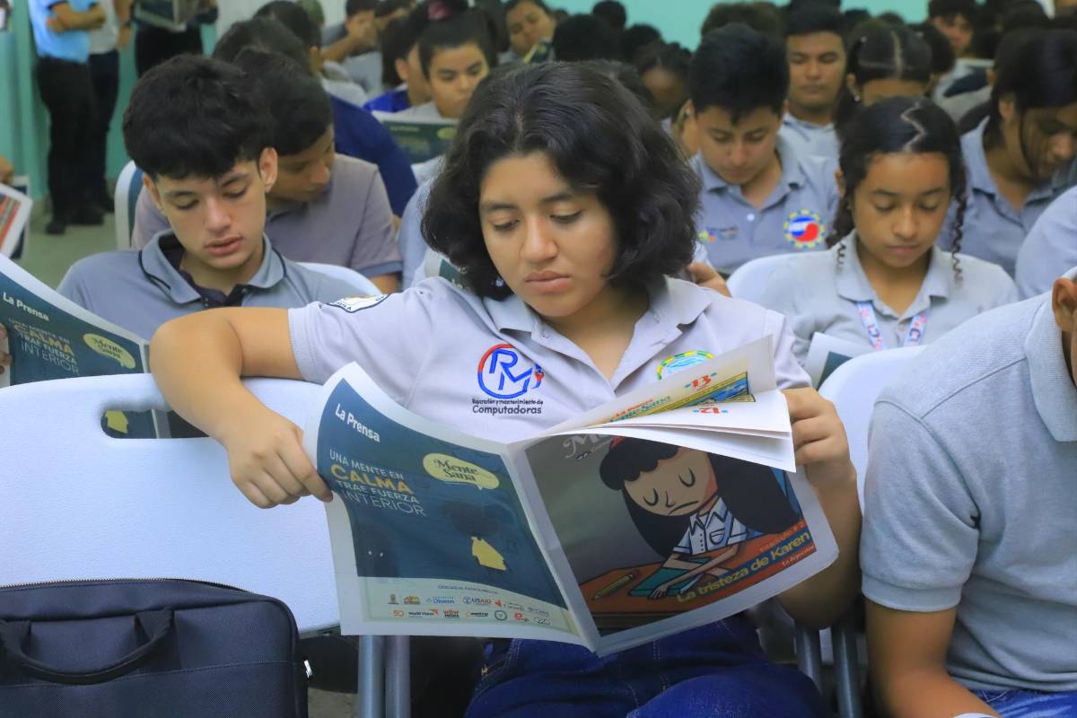 Los jovencitos leyeron los tres fascículos que han salido publicados: “Raulito, El Parlanchín”, “La tristeza de Karen” y “Los atracones de Ana”.