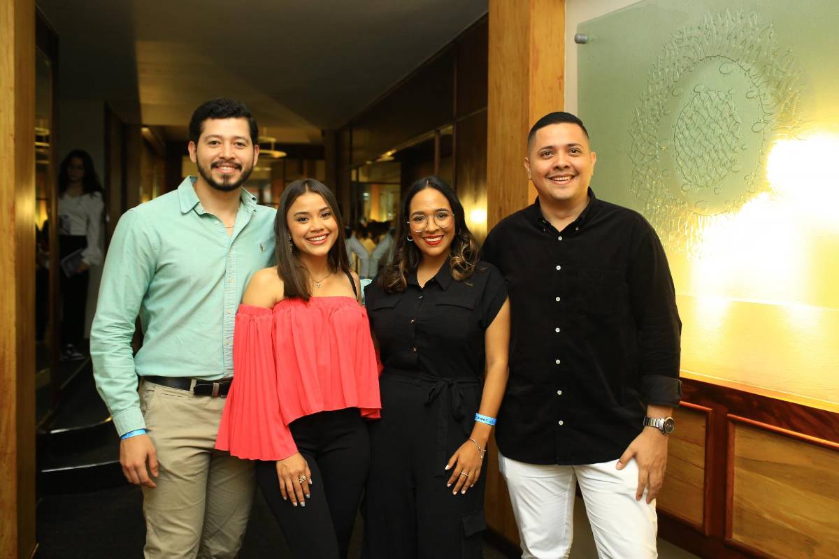 La academia de canto Voces de Estruendo deleita al público de SPS