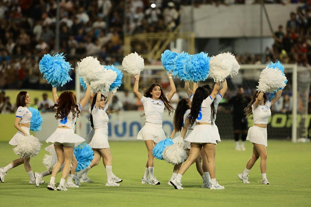 Sensuales y encantadoras pomponeras en La Gran Revancha