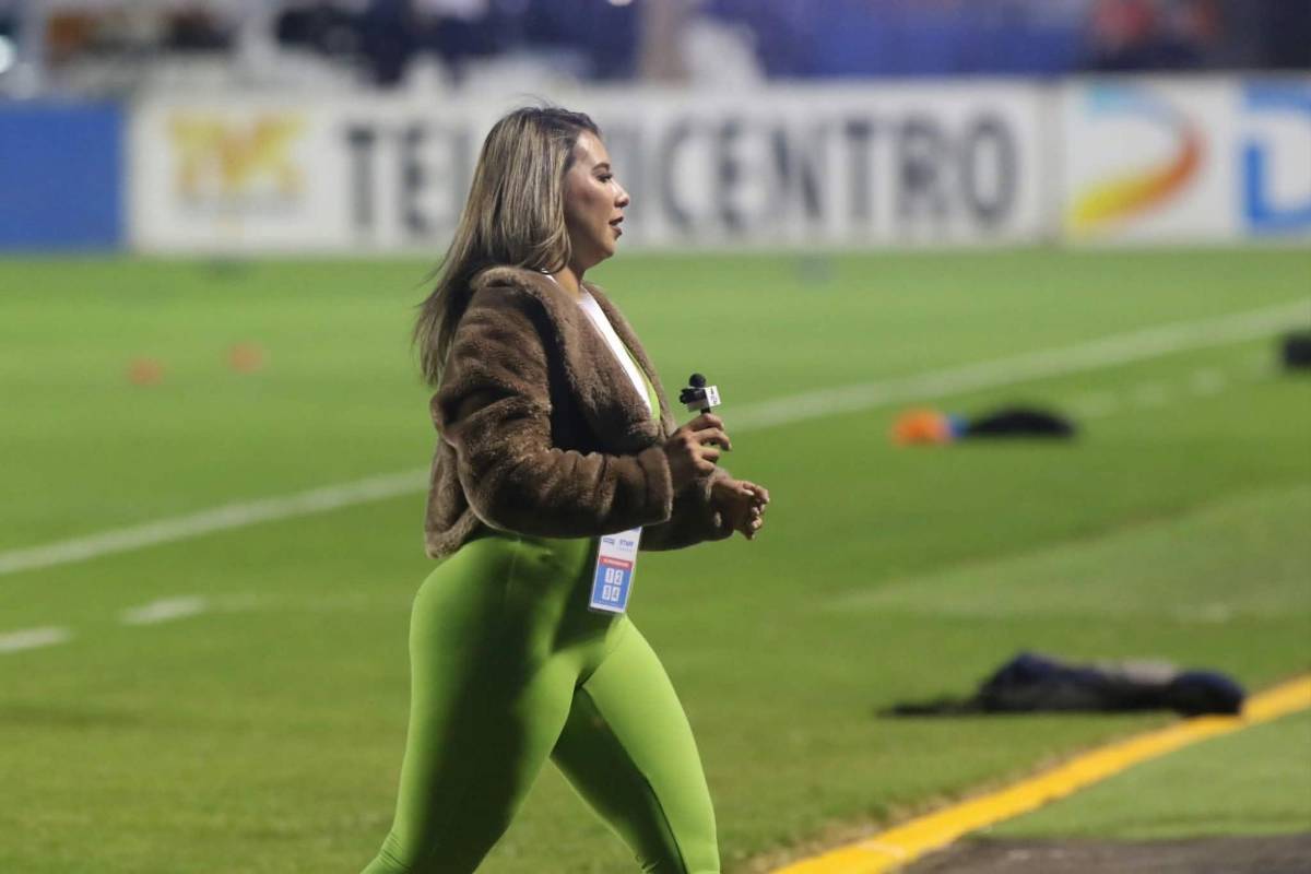 Honduras - Surinam: Mundialista aparece, lo que pasó tras beso y descubren a la chica de verde