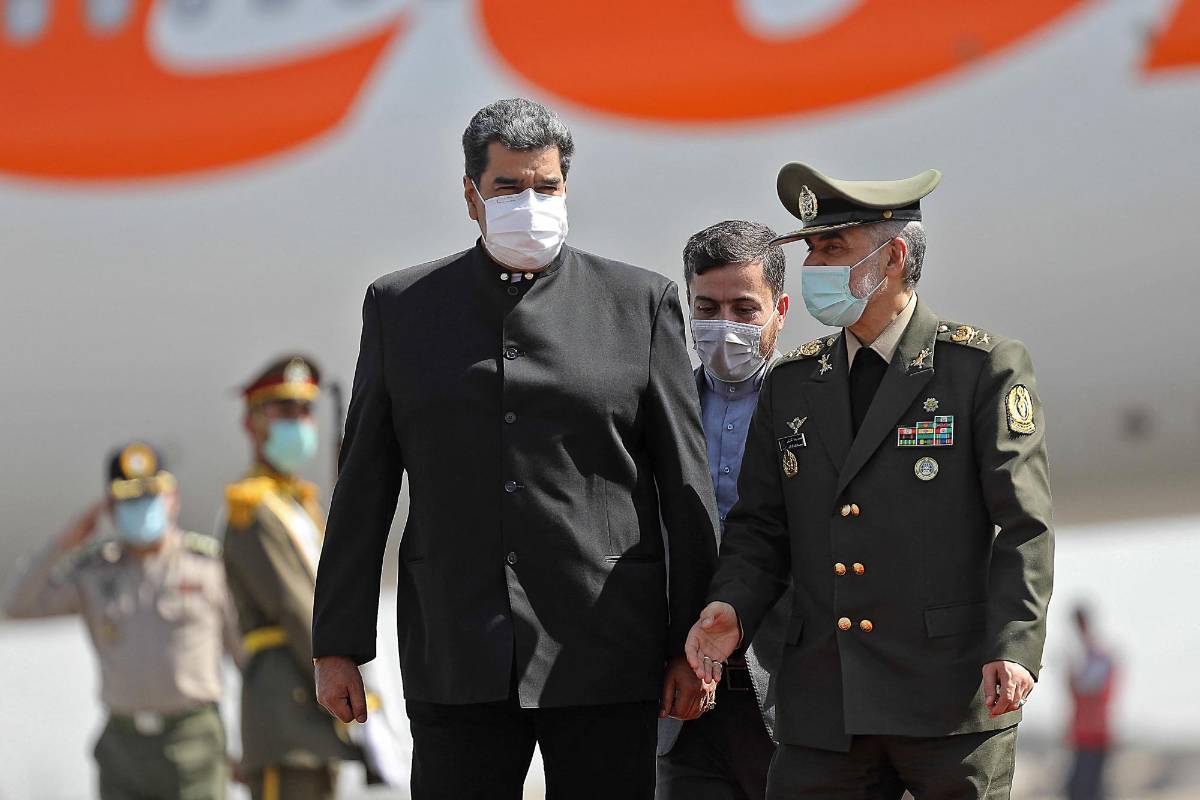 Senador de EEUU pide una “alerta roja” de la Interpol para detener a Maduro