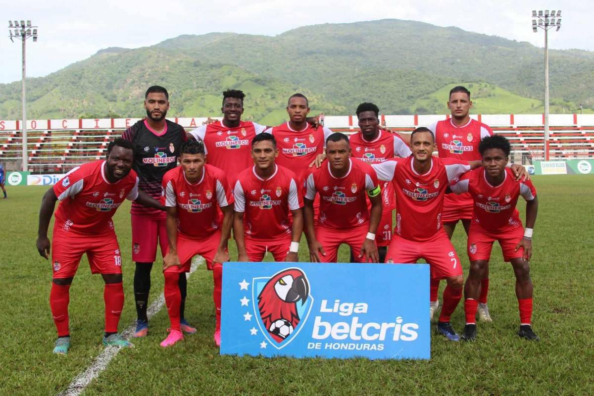 El 11 titular de la Real Sociedad que venció 1-0 al Victoria.