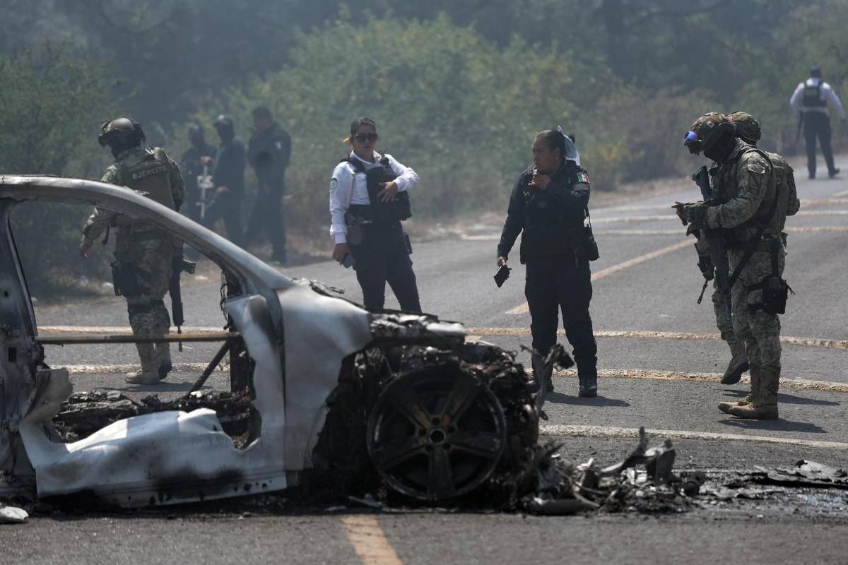 Tensión en México: Imágenes del terrible caos tras la muerte de El Mencho
