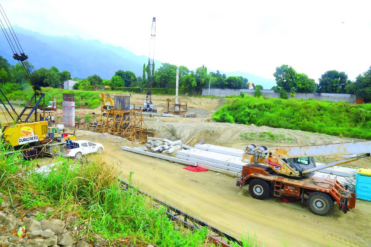 Por la zona transitan unos 20,000 carros diarios, según estudios, lo que puede incrementarse por la cantidad de urbanizaciones.