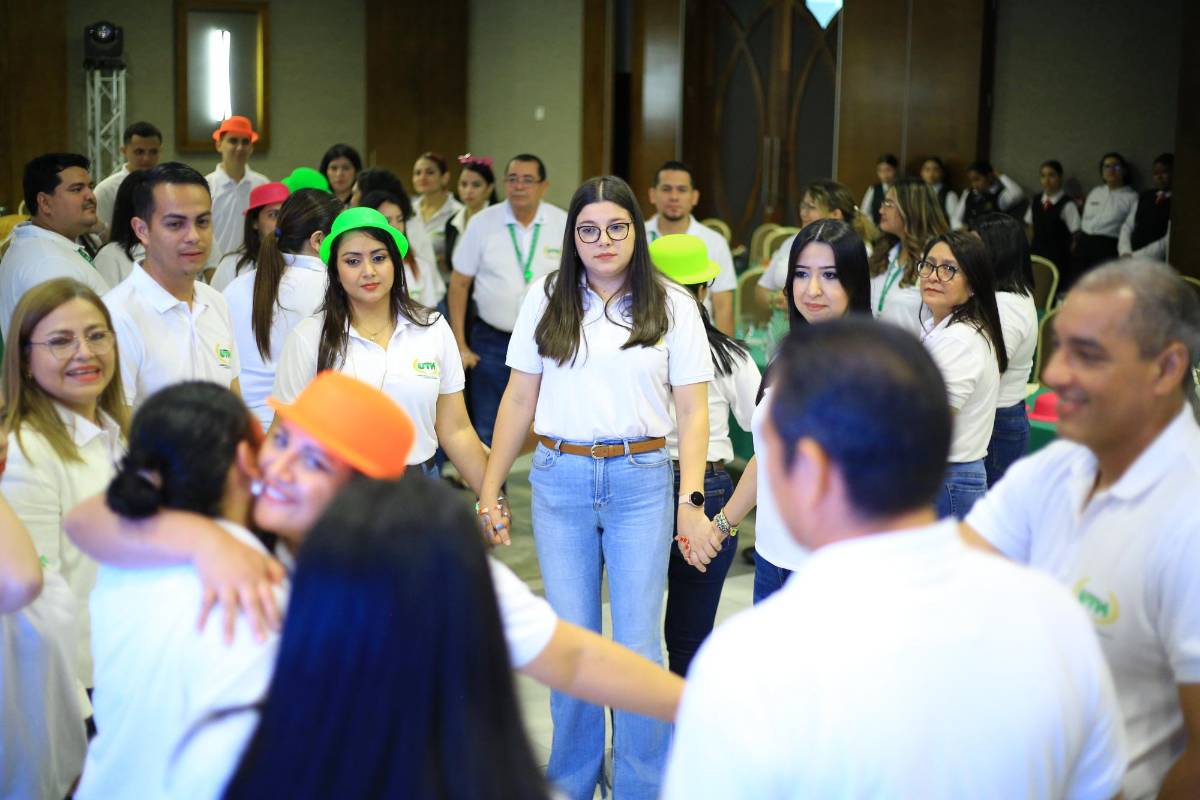 El equipo de UTH realizó dinámicas y juegos para fortalecer las relaciones laborales entre los colaboradores.