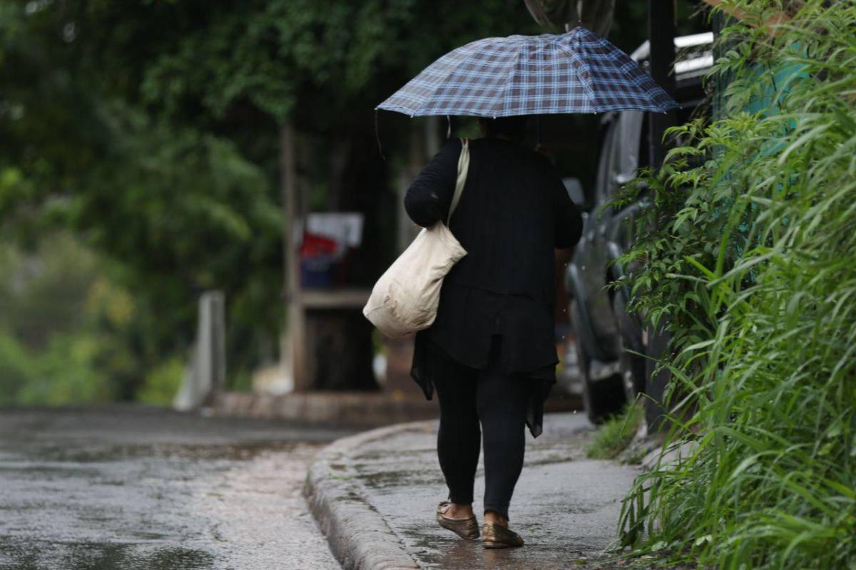 Lluvias en playas de Honduras este jueves y viernes de Semana Santa