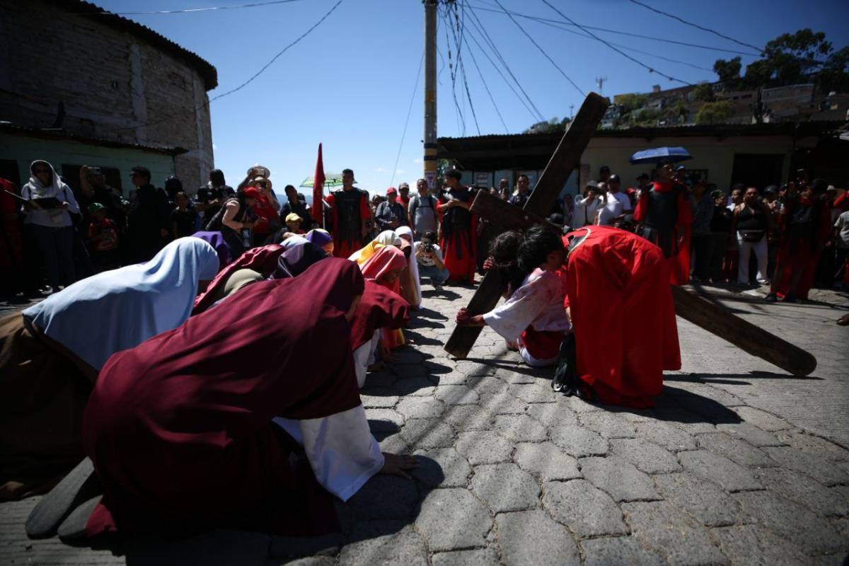 Viernes Santo en Comayagüela: drama y devoción marcan el Viacrucis