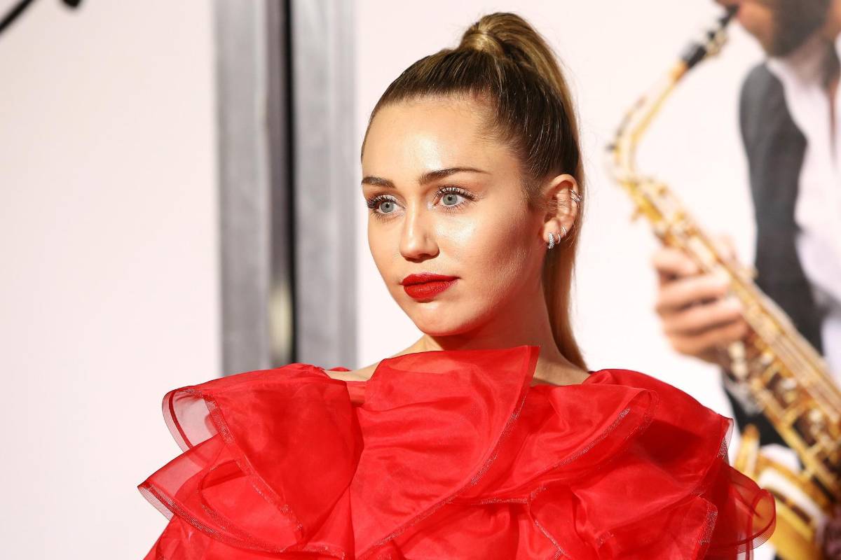 Miley Cyrus lanza una mirada al pasado en su canción “Used To Be Young”
