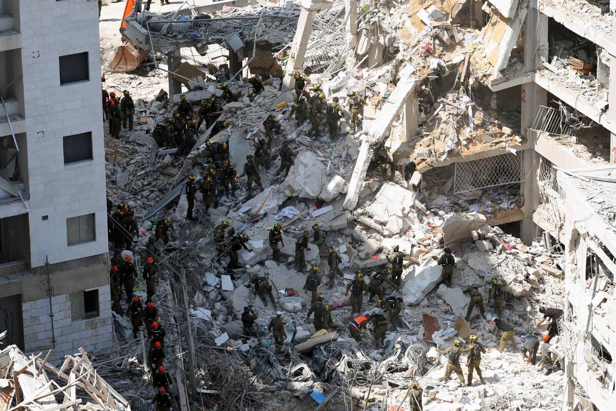 Nueva oleada de misiles de Irán deja diez muertos en Israel, que promete venganza