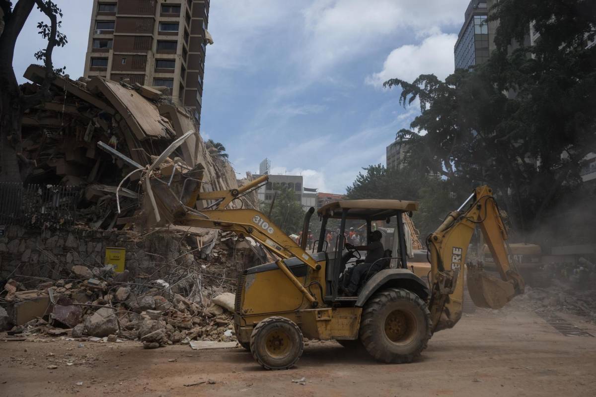Bomberos, perros, drones y forenses: así ayuda la comunidad internacional a Venezuela
