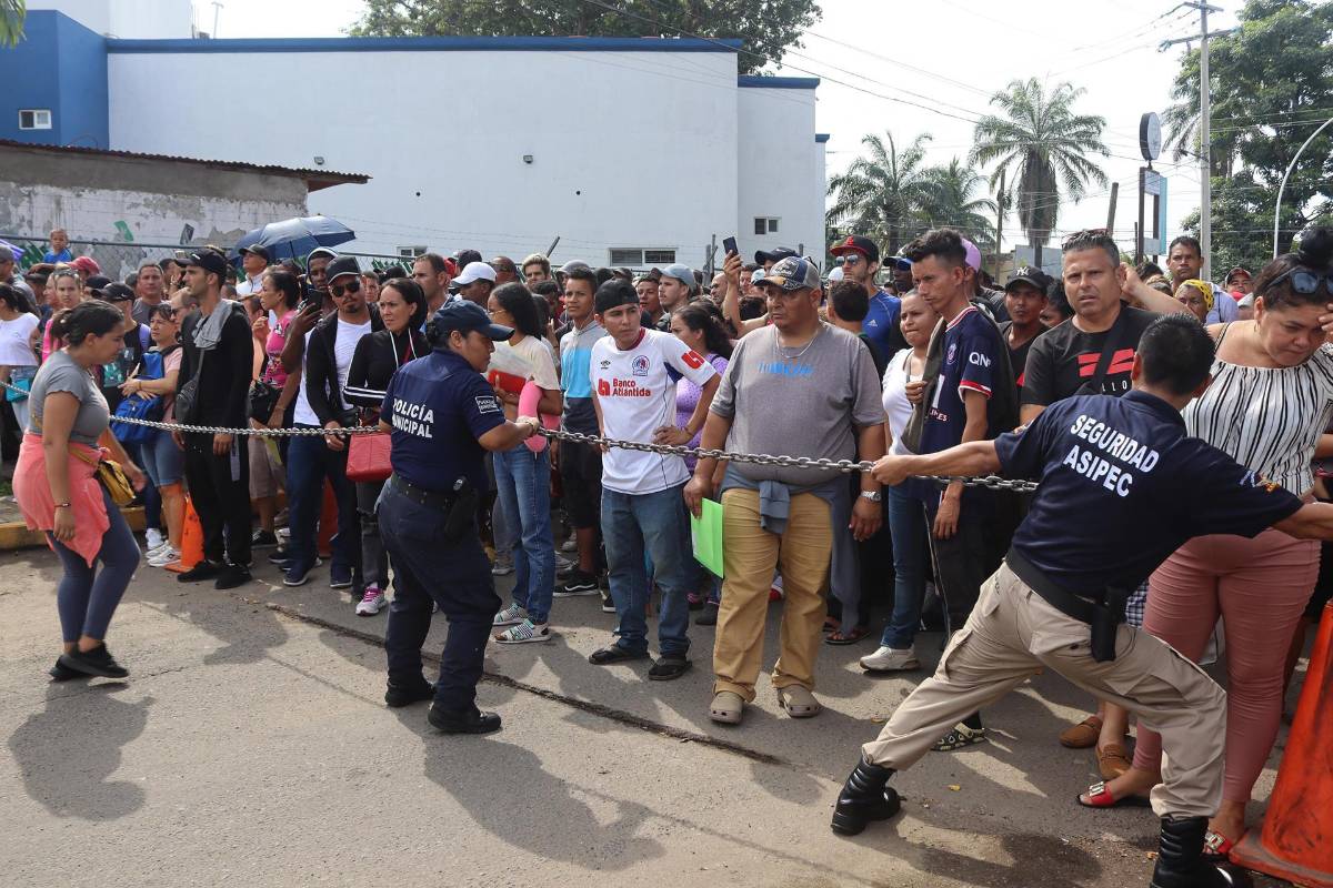 “Están secuestrando, suplicamos que nos ayude”, hondureño a AMLO