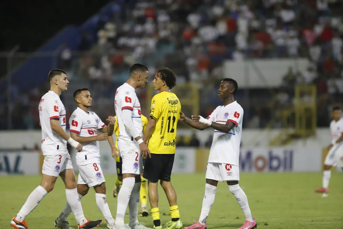 Peleas en el Real España-Olimpia, lo que pasó con Menjívar y brasileña sorprende