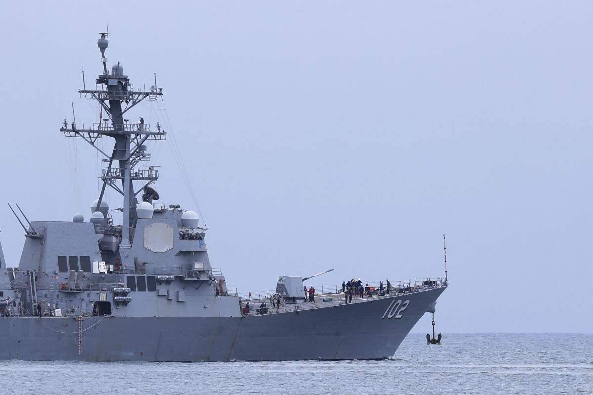 Buque destructor lanzamisiles de EEUU llega a Panamá